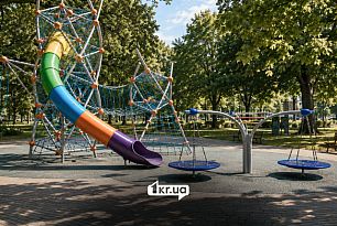 Фирма эксдепутата должна за 7 млн грн установить в криворожском парке «Башню», «Скалолаз» и «Гнездо»