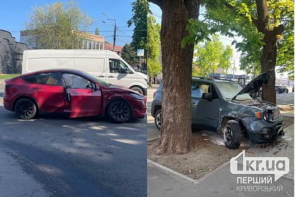На одном из проспектов Кривого Рога из-за ДТП затруднено движение