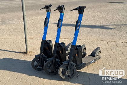 Обязательные водительские права для пользователей самокатов: украинцы зарегистрировали петицию