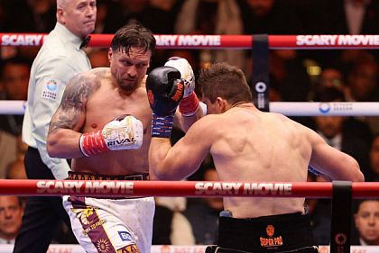 Олександр Усик нокаутував Ріко Верховена та захистив свої чемпіонські титули