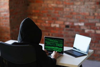 Маскуються під державні установи: криворіжців попереджають про шахрайські розсилки