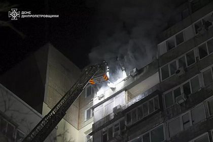 У Дніпрі під час пожежі в багатоповерхівці рятувальники врятували жінку