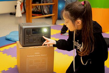 Заведения Днепропетровщины получили зарядные станции для работы без света