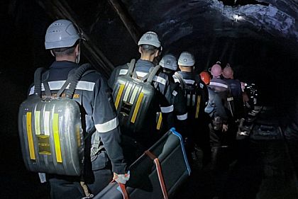 Криворожские спасатели помогли шахтерам, которые застряли под землей после обстрелов