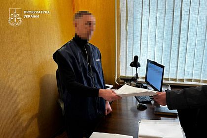 Ремонт доріг: посадовця з Дніпропетровщини підозрюють у завданні мільйонних збитків