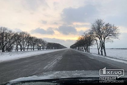 Дороги у Дніпропетровській області відкриті і обробляються протиожиледними матеріалами