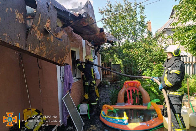 Спасатели Кривого Рога ликвидировали возгорание дома
