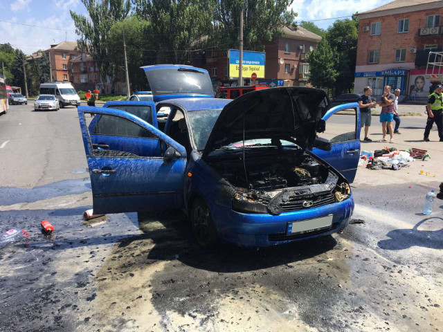 В Кривом Роге на ходу загорелся автомобиль