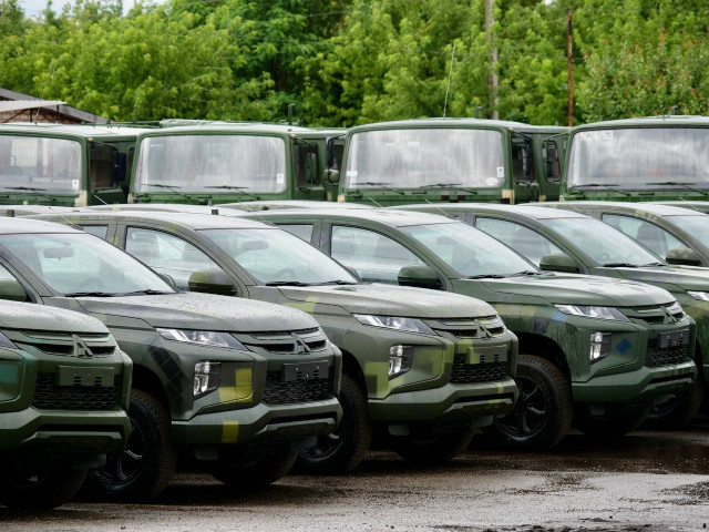 Военным Кривого Рога передали еще 50 машин