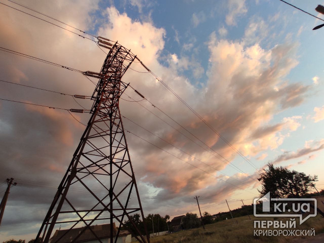 Энергетики вернули электроснабжение в 10 тысяч домов Днепропетровщины