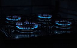 Рада ввела мораторий: тарифы на газ и отопление во время войны не будут повышать