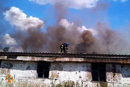 Окупанти знову обстріляли Криворізький район: зруйновано склад із зерном