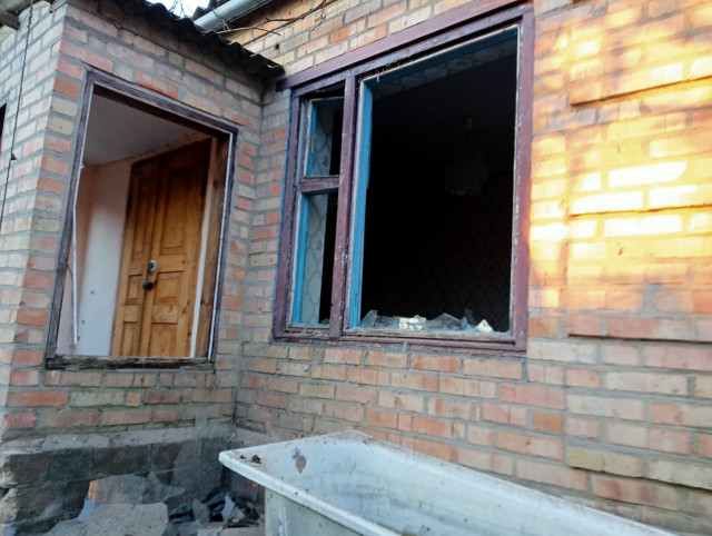 Внаслідок обстрілів Нікопольського району загинула людина: поліція документує наслідки російських ударів