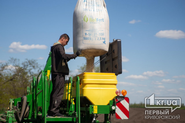 В Україні намолочено 44,9 мільйонів тонн зернових та зернобобових культур
