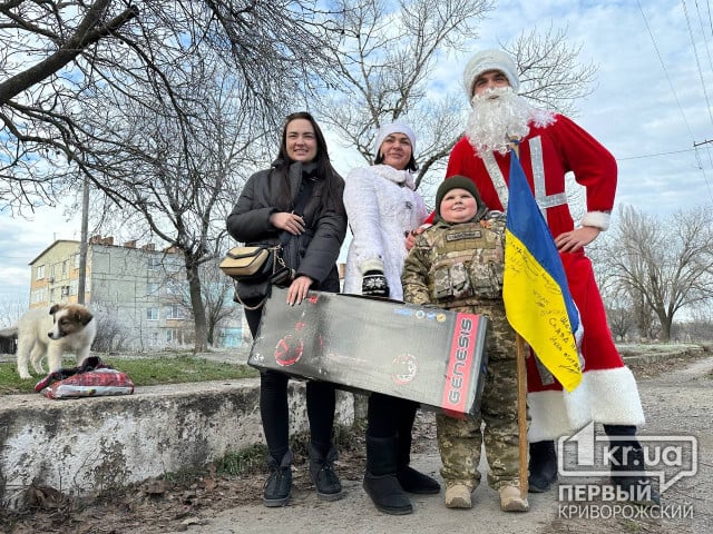 Волонтери Криворіжжя  поздоровили маленьких мешканців Широкого із Днем Святого Миколая