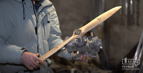 Унікальний дрон розробили в Україні: дальність - 300 км, вибухівки - 10 кг, коштує в 10 разів менше іранського (ФОТО, ВІДЕО) 3