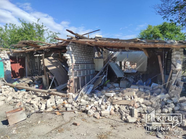 Після нічних ворожих обстрілів у Великій Костромці зруйнована центральна частина села