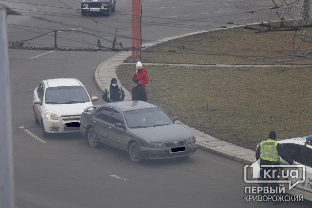 ДТП на 95 квартале в Кривом Роге: столкнулись две легковушки