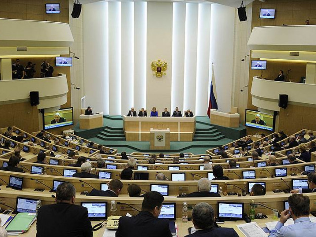 Рада Федерації погодила введення військ в Україну