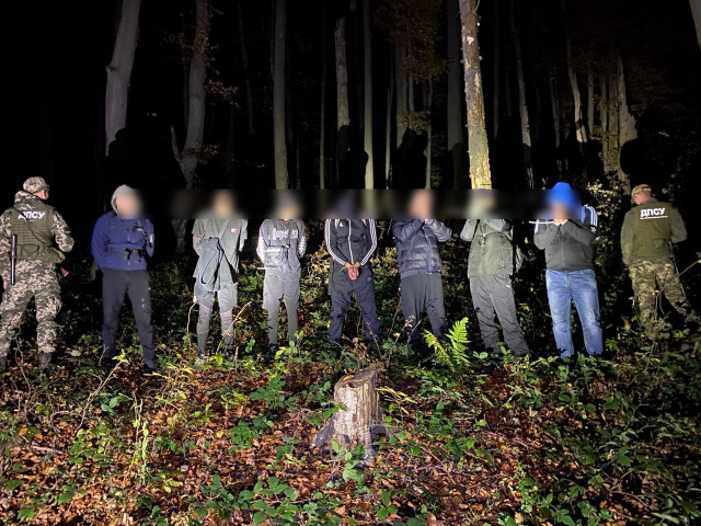 В закарпатском лесу пограничники задержали семерых нарушителей, среди которых был криворожанин