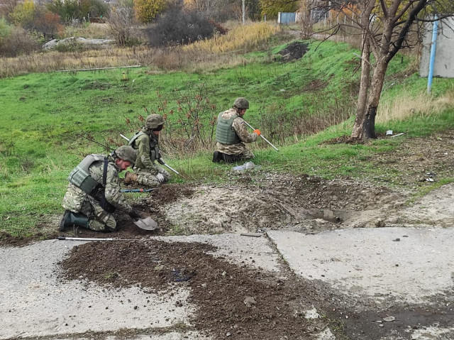 Взрывотехники Днепропетровщины уничтожают боеприпасы на освобожденных территориях от оккупации