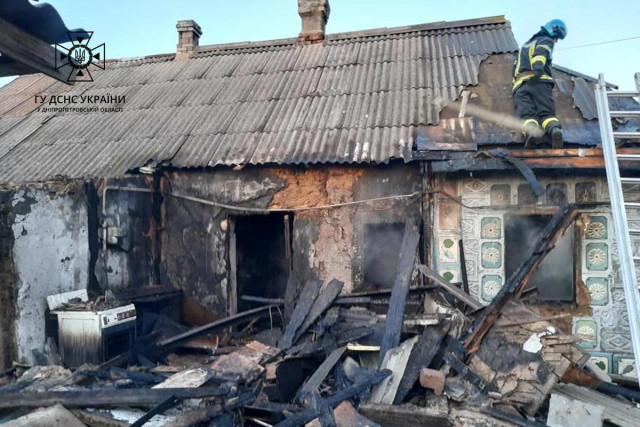 В Терновском районе города горел дом