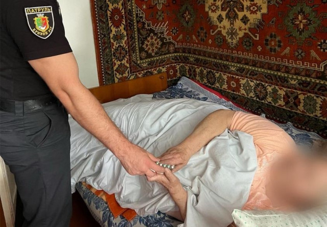 Полиция Кривого Рога помогла пожилой женщине приобрести необходимое лекарство