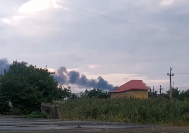 У Зеленского прокомментировали взрывы в крымском Джанкое