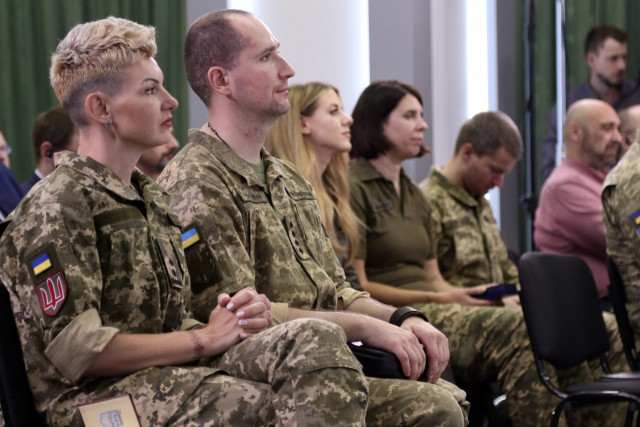 В Україні створюють реєстр жінок-військовозобов`язаних: що це означає