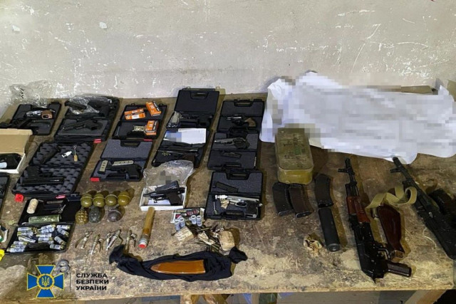 СБУ предотвратила нелегальный сбыт оружия и боевых гранат в прифронтовых районах Николаевщины