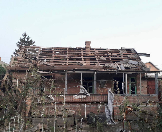 Оккупанты обстреляли Никопольский район из «Градов» и тяжелой артиллерии, пострадала женщина