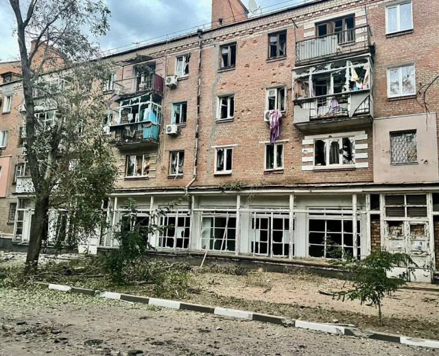 Враг обстрелял Никопольский район, пострадала женщина