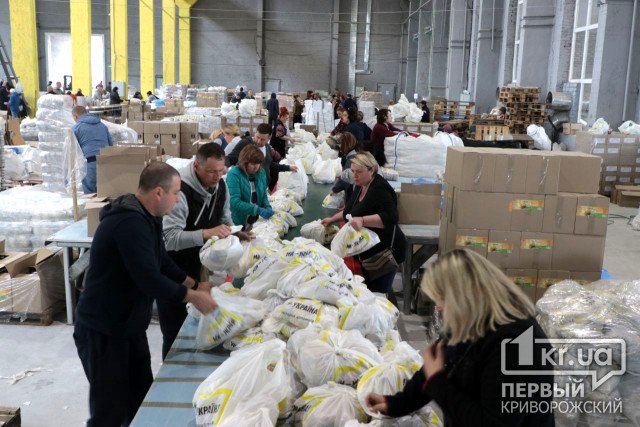 720 продуктових наборів для переселенців відправились у Криворізький район