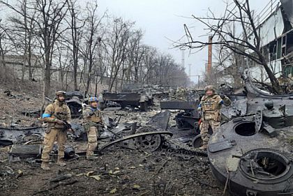 Питання повернення окупованих територій полягає у зброї, — Зеленський дає прес-конференцію