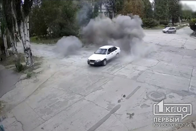В Офисе президента показали видео, на котором зафиксирован вчерашний обстрел Зеленодольска