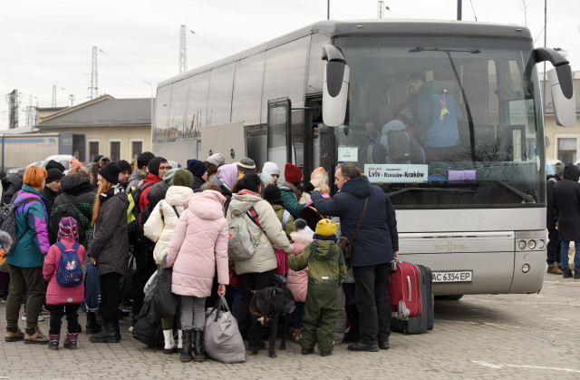 У пожилых одиноких людей из Днепропетровщины есть возможность выехать на запад Украины