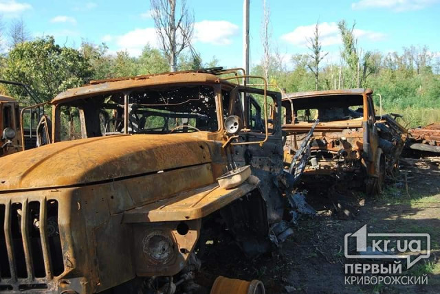 У Херсоні знищено та виведено з ладу сім вантажівок Урал