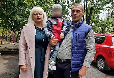 В Кривом Роге супруги усыновили мальчика | Первый Криворожский