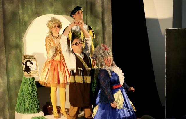 Актори Дніпропетровщини організовують благодійні виступи у театрах