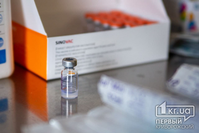 Виктор Ляшко подписал указ про бустерную дозу для всех вакцинированных против COVID-19 (ИСПРАВЛЕНО)