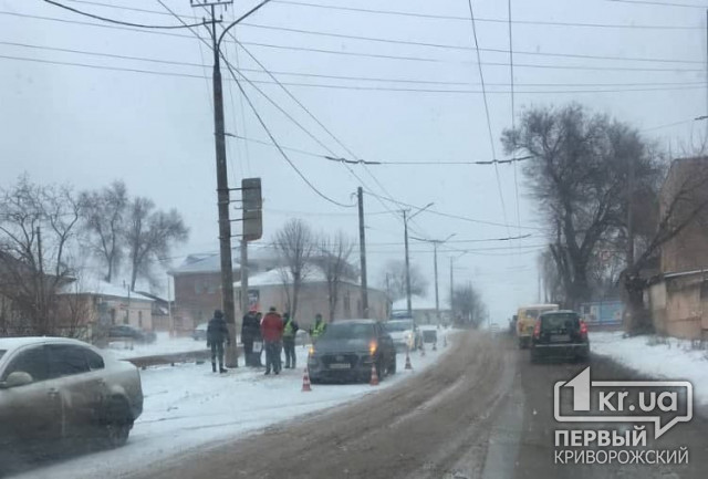 В Кривом Роге ВАЗ въехал в припркованный Hyndai