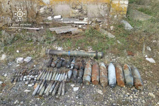 Піротехніки знищили 18 ворожих боєприпасів у Криворізькому районі