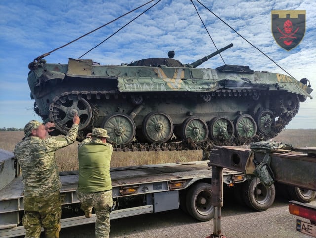 Криворізькі тероборонівці показали трофейну техніку