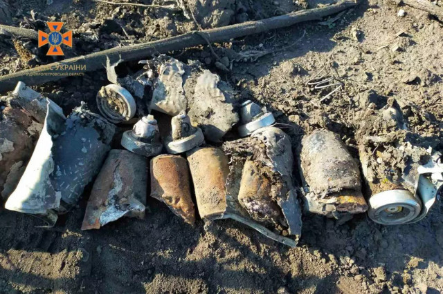 Піротехніки ДСНС знищили 18 сучасних боєприпасів у Криворізькому районі
