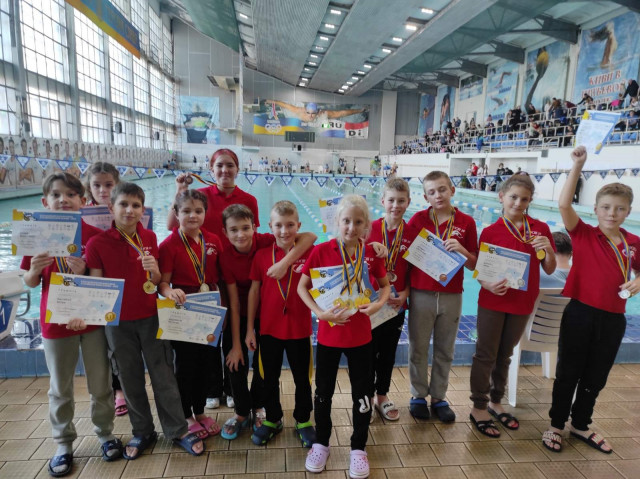Криворожские спортсмены завоевали 38 призовых мест на Благотворительном осеннем кубке по плаванию