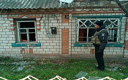 Во время обстрела Никопольского района ранена женщина: полиция документирует последствия вражеских ударов