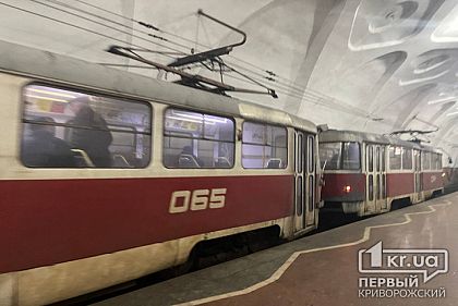 Из-за попадания ракет в Кривом Роге пришлось переключить «скоростной» на резервные линии