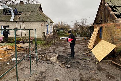 Поліція документує наслідки ворожого обстрілу по Нікопольщині