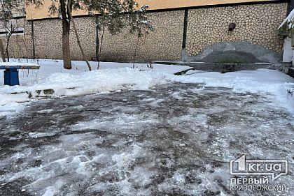 Как уберечься от травм во время гололеда: советы горожанам