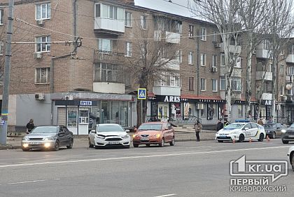 В Кривом Роге столкнулись две легковушки
